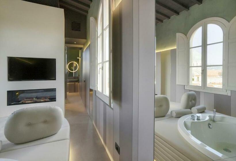 1 Bedroom Penthouse Apartment, Palazzo Dei Ciompi Suites