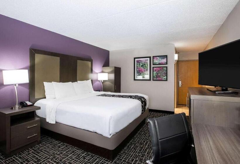 스탠다드 룸 킹사이즈 침대, La Quinta Inn By Wyndham Davenport & Conference Center