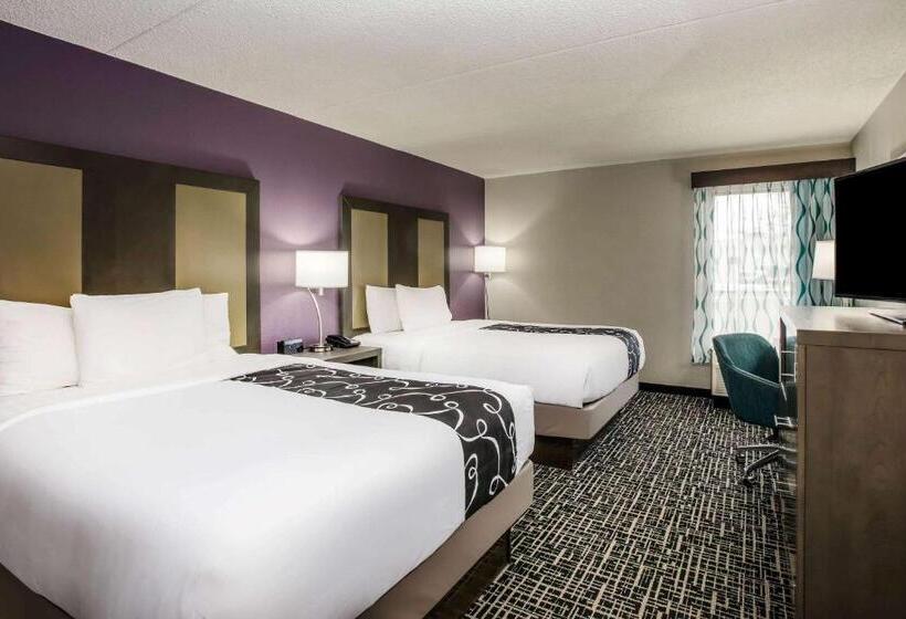 디럭스 룸, La Quinta Inn By Wyndham Davenport & Conference Center