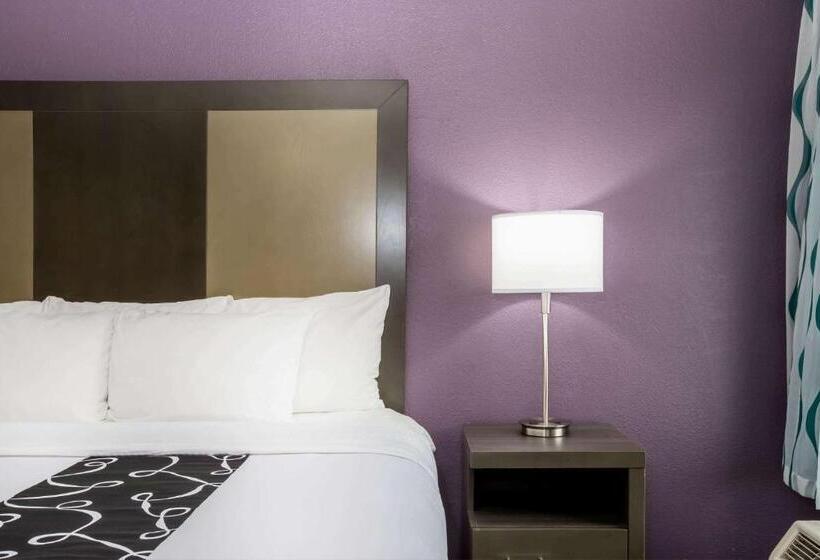디럭스 룸, La Quinta Inn By Wyndham Davenport & Conference Center
