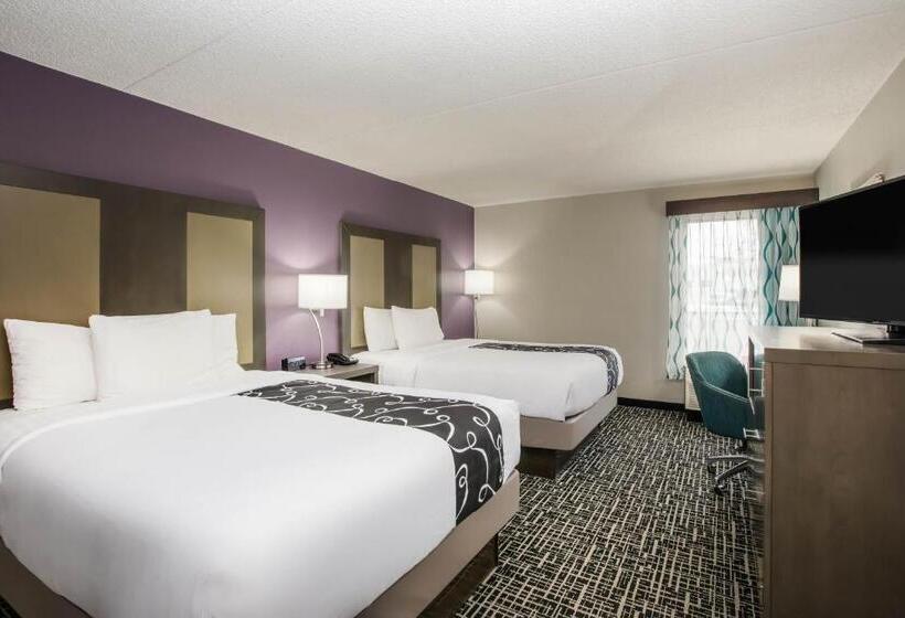 اتاق لوکس, La Quinta Inn By Wyndham Davenport & Conference Center