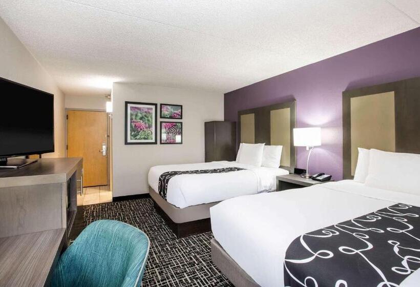 디럭스 스위트, La Quinta Inn By Wyndham Davenport & Conference Center