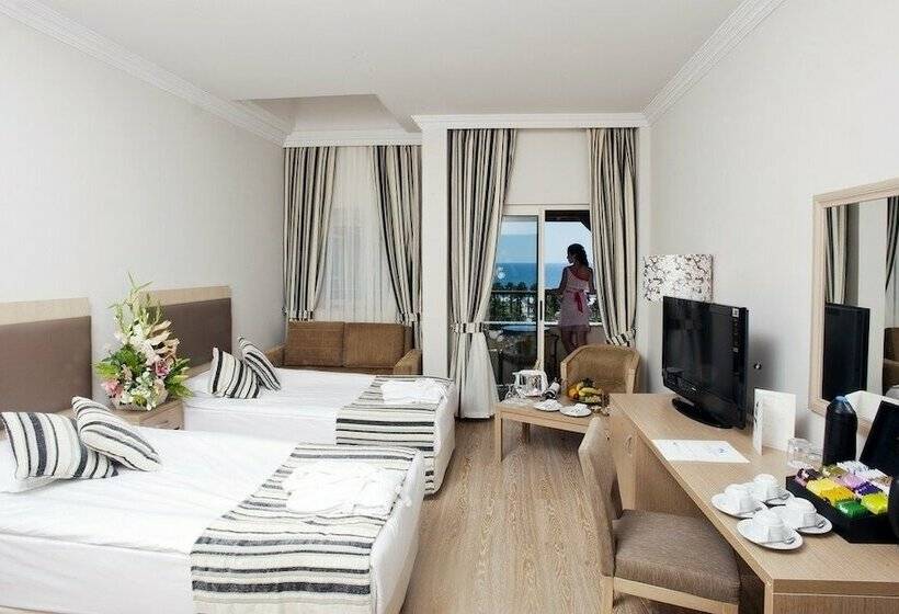 اتاق اساندارد با چشمانداز جانبی به دریا, Crystal Tat Beach Golf Resort & Spa - Ultimate All Inclusive