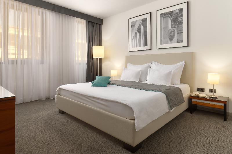 اتاق استاندارد, Atrium