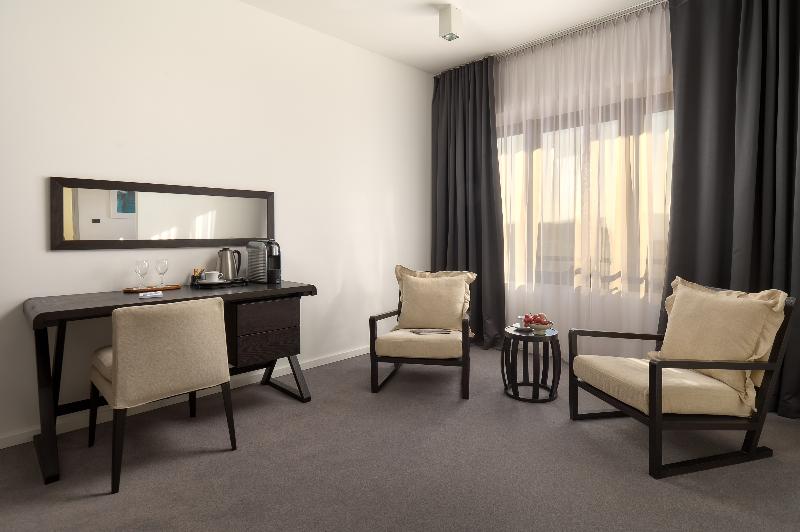 اتاق سوپریور, Atrium