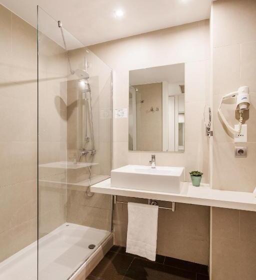 Habitación Estándar, Azz Valencia Táctica