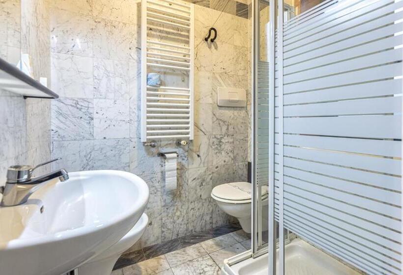 Номер Стандарт с Балконом, Villa Pigalle