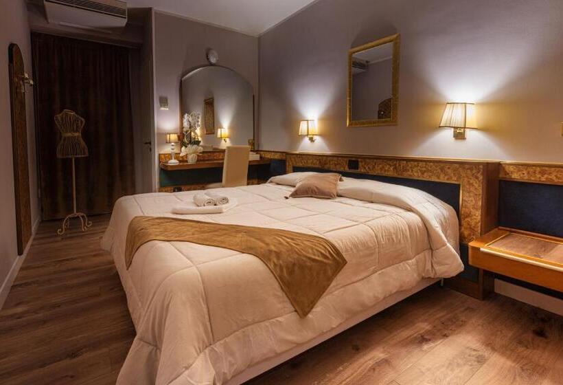 Номер Стандарт с Балконом, Villa Pigalle