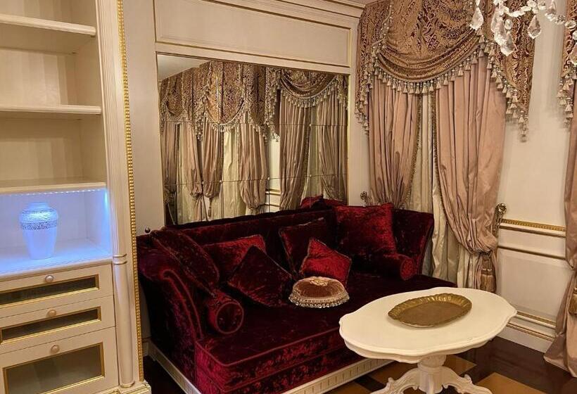 Президентский Люкс, Villa Pigalle