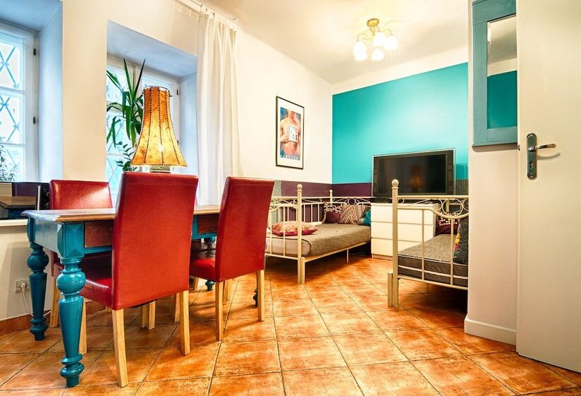 Апартаменты Basic 1 Спальня, Old Town Kanonia Hostel & Apartments