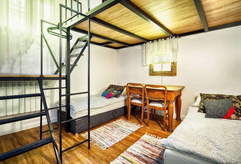 Апартаменты 2 Спальни, Old Town Kanonia Hostel & Apartments