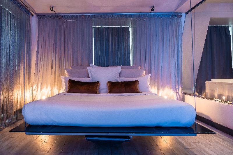 سوییت, Kube Hotel Paris