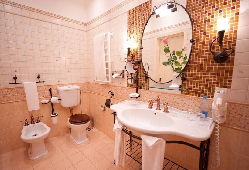 سوییت, Opera Hotel   The Leading Hotels Of The World
