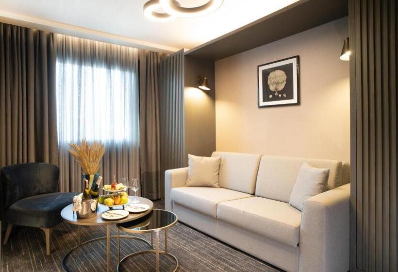 سوییت جونیور, Arts Hotel Taksim