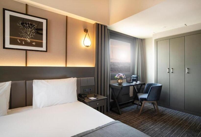 سوییت جونیور با چشم‌انداز دریا, Arts Hotel Taksim