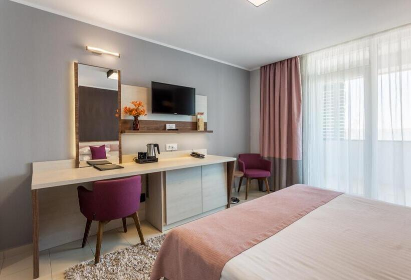 اتاق استاندارد با چشم‌انداز دریاچه, Splendid Conference & Spa Hotel – Adults Only