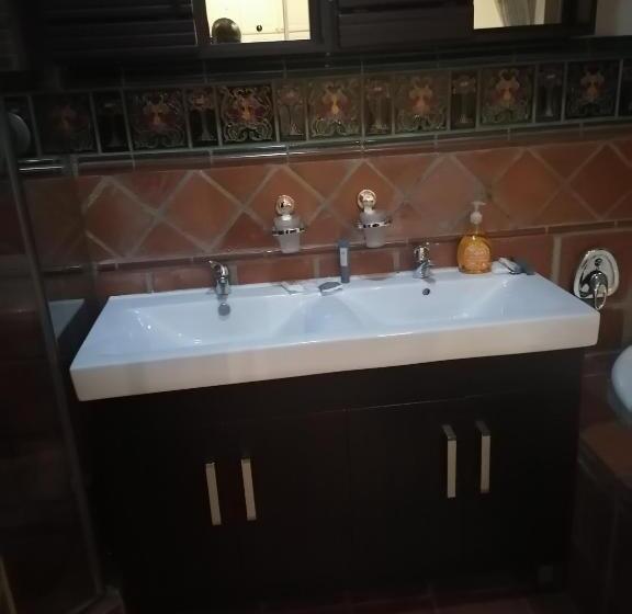 חדר משפחתי דלוקס, 180 On Anderson Guest House