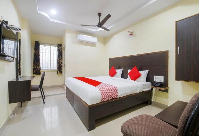 デラックスルーム, Durga Bhavani Residency