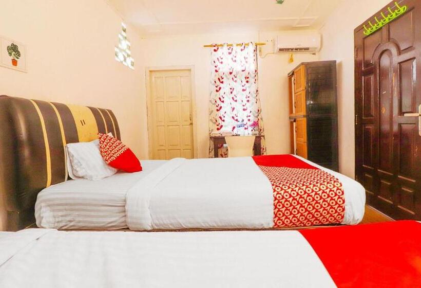 디럭스 룸, Steze Guest House Syariah Redpartner