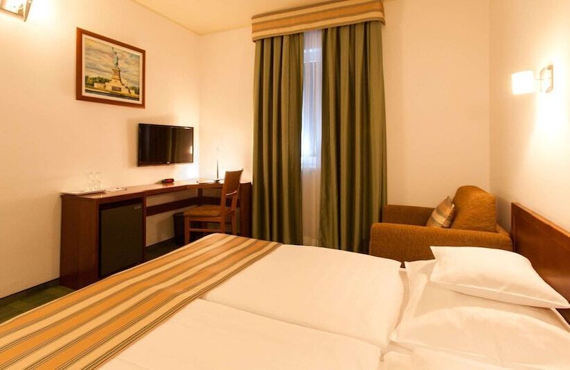 اتاق راحتی, Best Western Airport Hotel Stella
