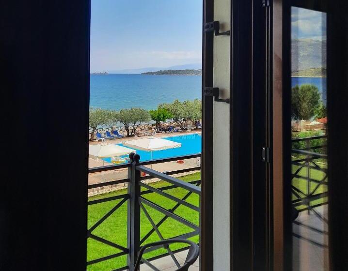 اتاق استاندارد با چشم‌انداز دریا, Europa Beach