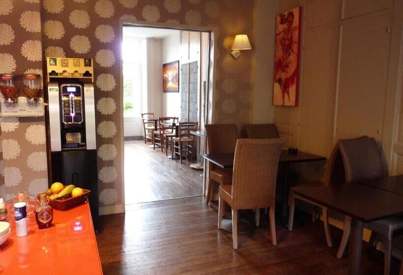 Семейный Номер, Hôtel Patton