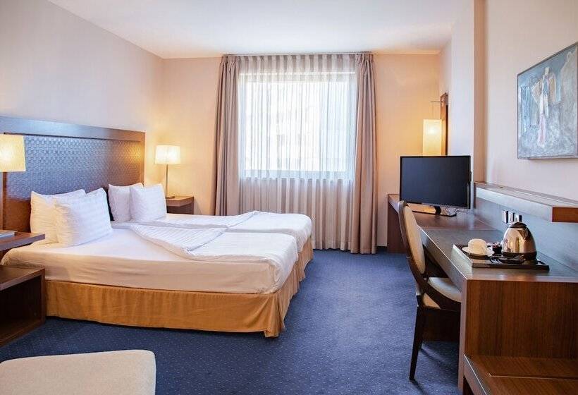 Номер Стандарт, Metropolitan Hotel Sofia, A Member Of Radisson Individuals