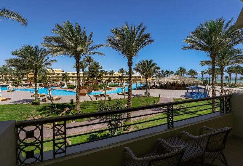 اتاق سوپریور با چشم‌انداز باغ, Amwaj Oyoun Resort & Casino