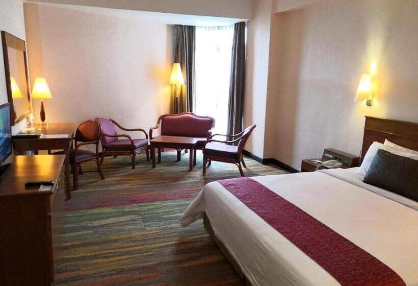 استودیوی لوکس, Grand Continental  Kuala Terengganu