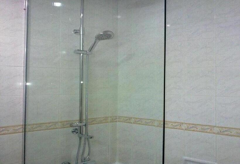 اتاق لوکس سه تخته, Grand Continental  Kuala Terengganu