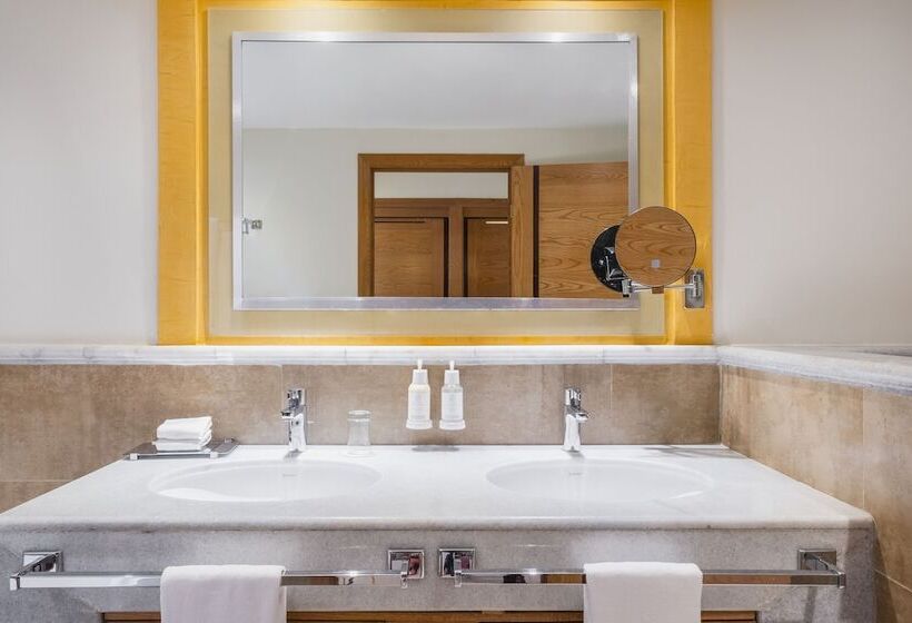 سوییت جونیور با چشم‌انداز دریا, Iberostar Selection Rose Hall Suites