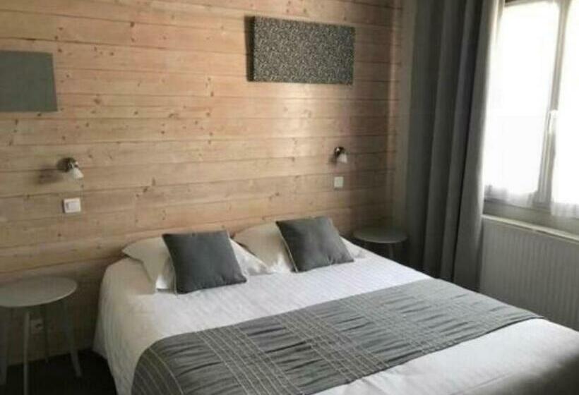Номер Стандарт, Hôtel La Petite Auberge