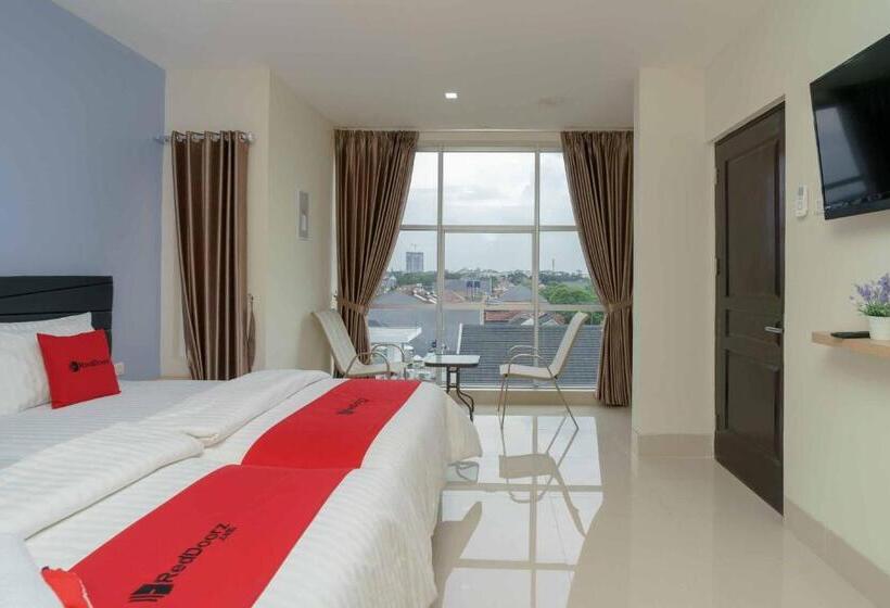 디럭스 룸, Reddoorz Plus Near Eka Hospital Bsd 5
