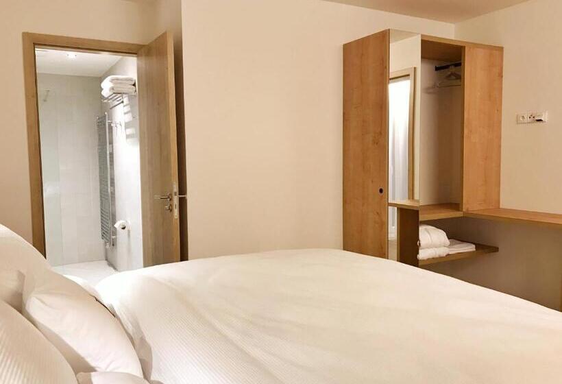 带阳台套房, Wellness Penzion Lázně Kvilda
