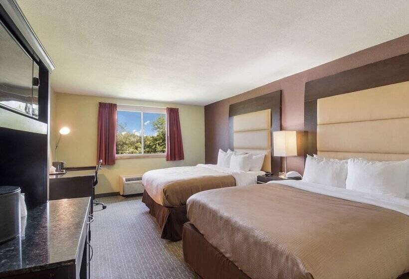 Номер Стандарт 2 Двуспальные Кровати, Clarion Inn
