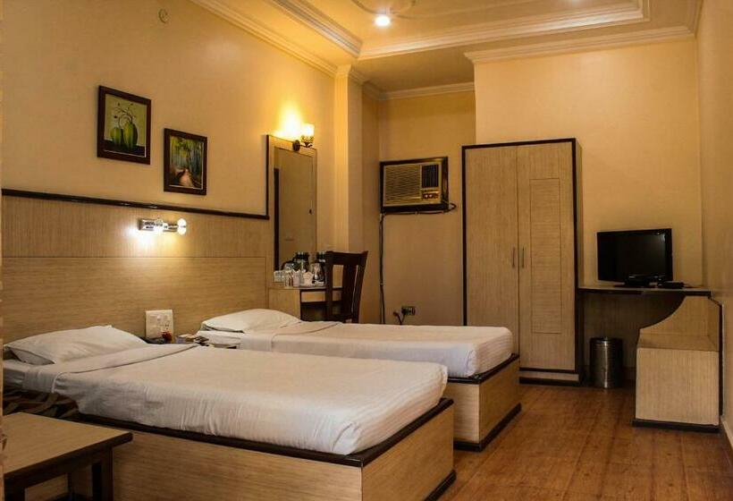 Номер Deluxe Кровать Кинг, Prayag Inn