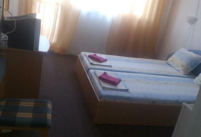 Номер Стандарт с Балконом, Svetla Guest House