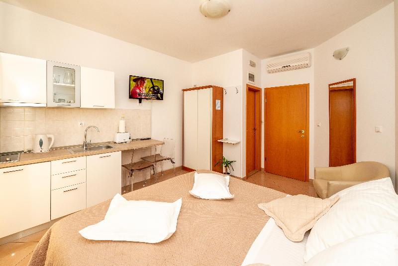 스탠다드 발코니 스튜디오, Apartmani Trogir