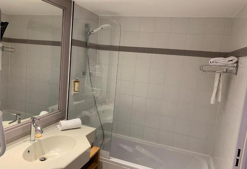 Номер Стандарт Вид на Гольф, Mercure Toulouse Aéroport Golf De Seilh