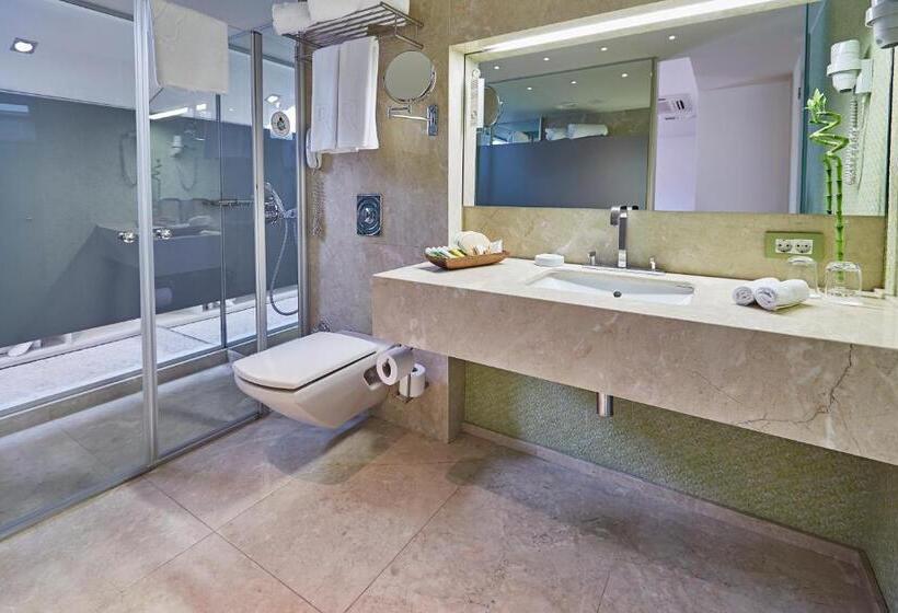 Полулюкс, Richmond Nua Wellness Spa   Adult Only