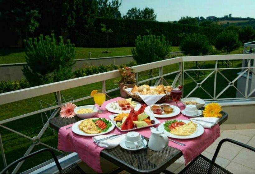 غرفة قياسية مطلة على الجبل, Royal Hotel Thessaloniki