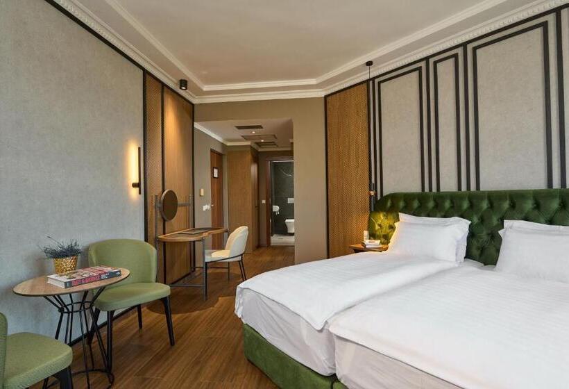 غرفة عائلية, Royal Hotel Thessaloniki