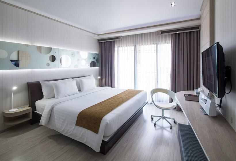 디럭스 룸, Pattaya Discovery Beach Hotel   Sha Extra Plus
