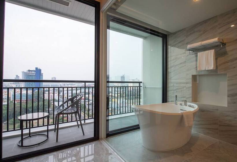 디럭스 룸, Pattaya Discovery Beach Hotel   Sha Extra Plus