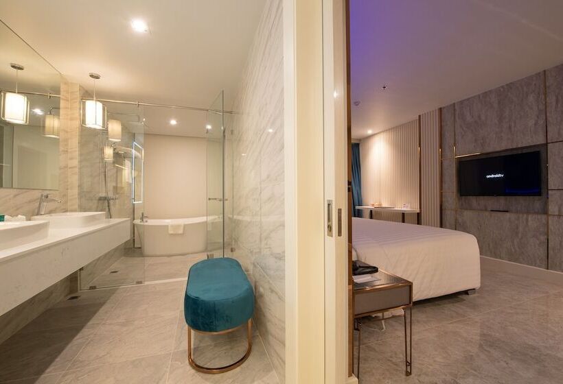 디럭스 룸, Pattaya Discovery Beach Hotel   Sha Extra Plus