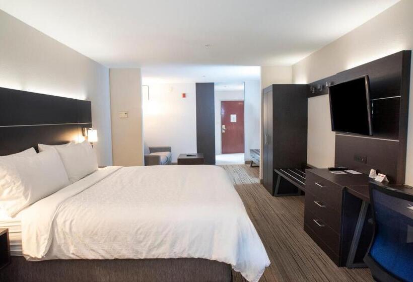 带大床的套房, Holiday Inn Express Hotel & Suites Chester, An Ihg