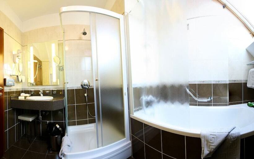 سوییت, Boutique Hotel Kazbek