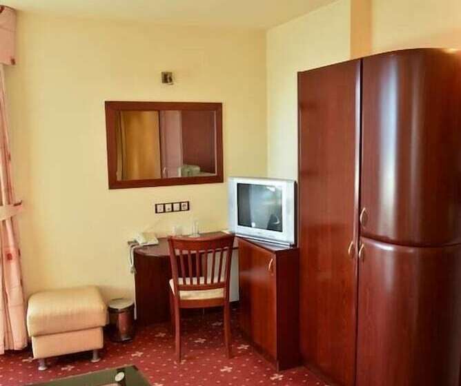 Family Suite, Martin Club