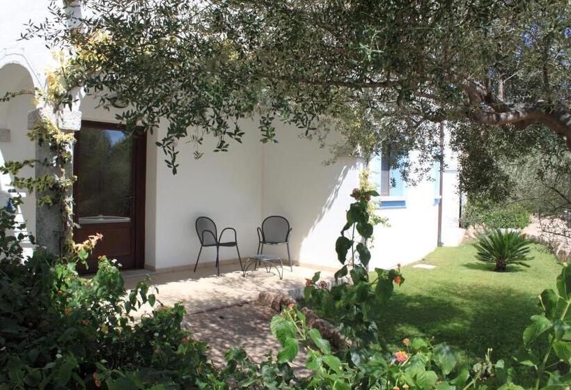 اتاق استاندارد سه نفره, Resort Nuraghe Arvu