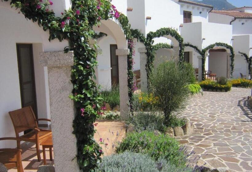 اتاق استاندارد سه نفره, Resort Nuraghe Arvu